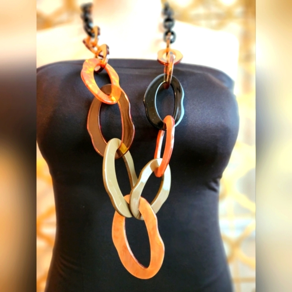 Elegant Black, Tan and Brown Chain Necklace With Earrings - Picture 12 of 16